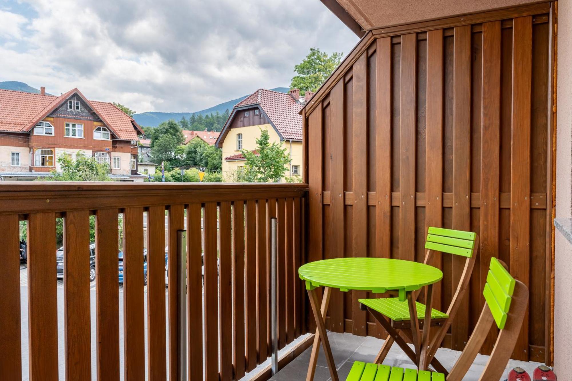 Apartment Strefa Centrum - Z Prywatnym Parkingiem - Space Karpacz